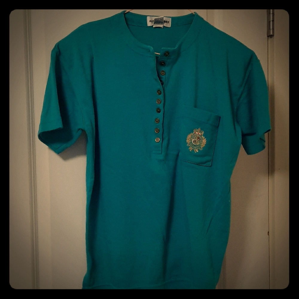 Green short sleeve top